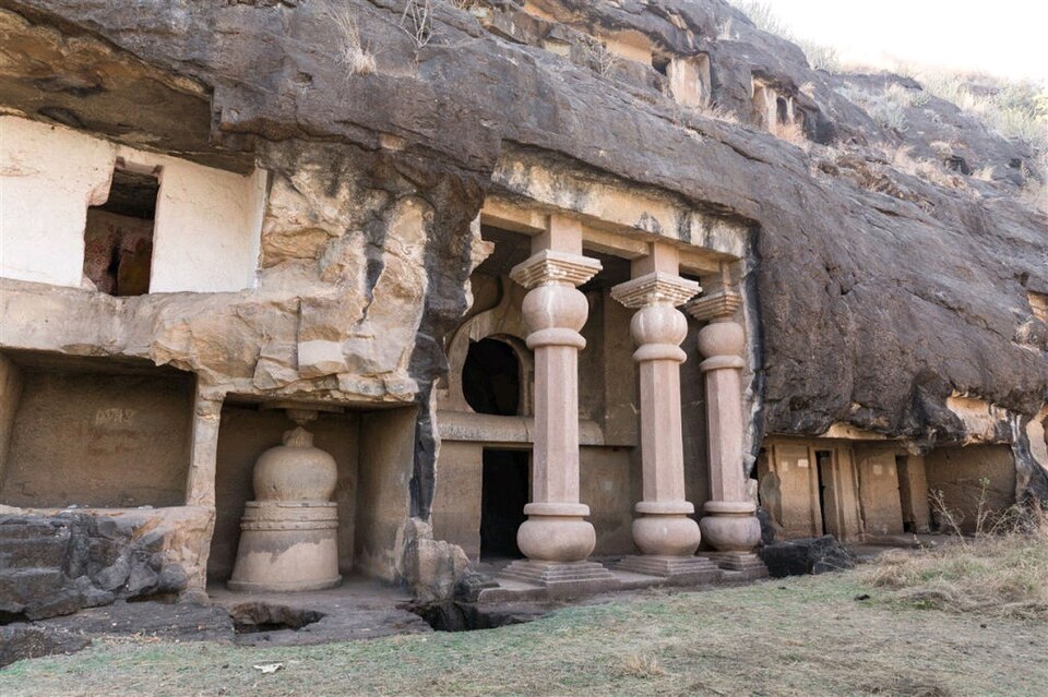 अंबा-अंबिका लेणी